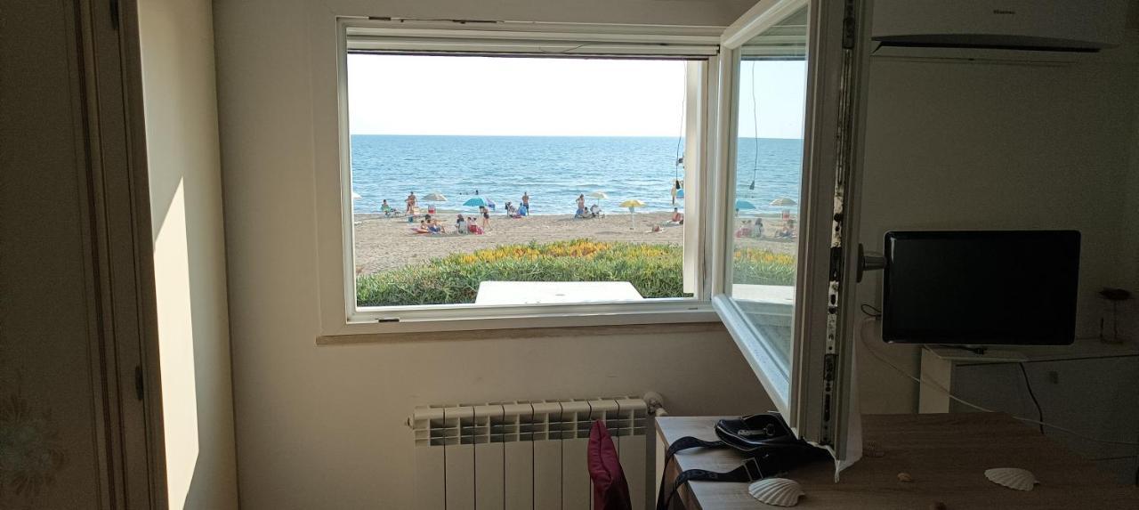 Apartmán Casina Sulla Sabbia Torvaianica Exteriér fotografie